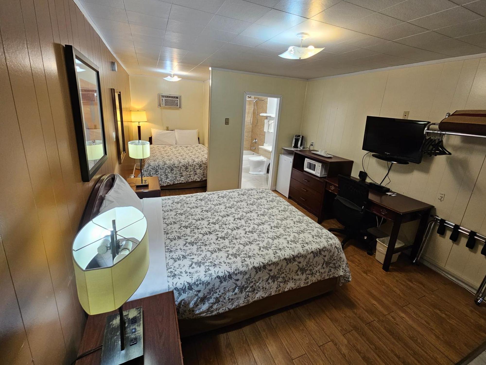 Parkway Motel & European Lodges Pincher Creek Quarto foto